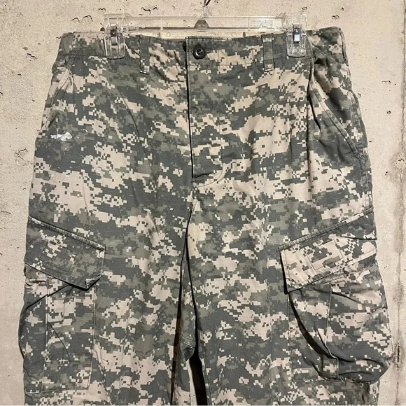 US ARMY Mens Medium Pants Digital Camo Camouflage Utility Cargo Military - Picture 2 of 10